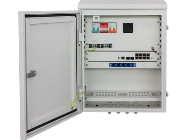 Ernitec - Switch - outdoor, IP66 waterproof box, layer 2, UPS - Styrt - 8 x 10/100/1000Base-T + 2 x 1000Base-X SFP - PoE (170 W) - AC