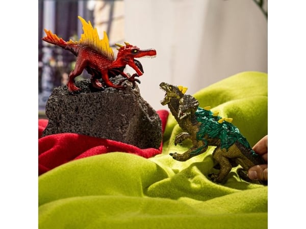 Schleich Fire Saurian vs. Jungle Lizard