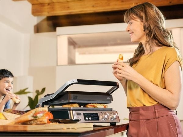 Braun CG7040 CG STEELBK bordkontakt grill timer funksjon, sammenleggbar, med display, bærbar svart, rustfritt stål (0X17900001)