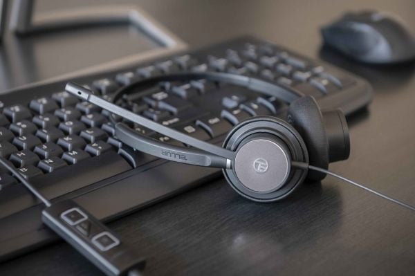 Tellur Voice 420 johdolla varustettu kuuloke käännettävä musta