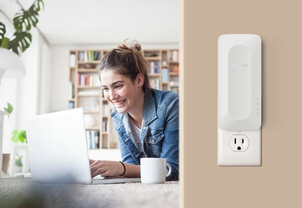 NETGEAR EAX17 - Wi-Fi-system - (utvider) - inntil 1500 kvadratfot - maske 1GbE - Wi-Fi 6 - Dobbeltbånd - veggpluggbar - for NETGEAR AX3000
