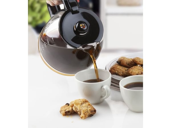 Domo DO1065K, Espressokone, 1,5 L, Jauhettu kahvi, 1000 W, musta
