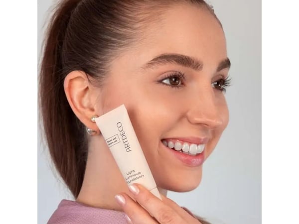 Artdeco Light Luminous Foundation No.08 Neutral Porcelain 25ml