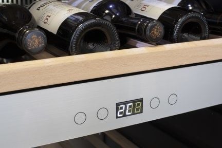 Caso WineComfort 660 Smart, Vin kjøleskap, Frittstående, 66 flasker, 60 W, Innebygd lys, Rustfritt stål