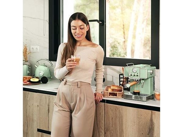 Cecotec 01576, Espressokone, 1,5 L, Jauhettu kahvi, 1350 W, Vaaleanvihreä