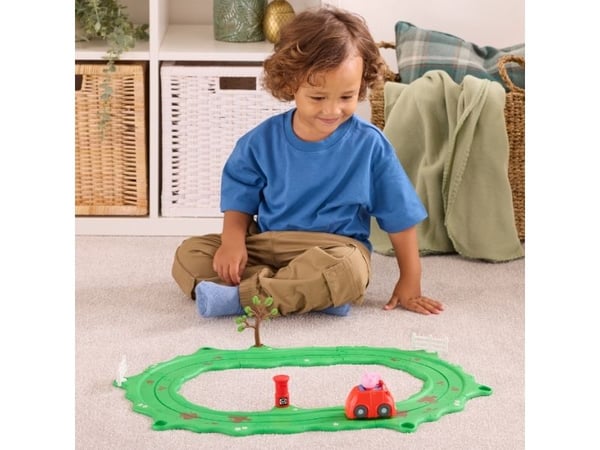 PEPPA WHIZZ AROUND PEPPA RED CAR