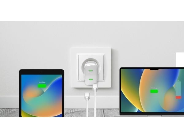 PURO MiniPro seinälaturi GaN - Virtalaturi 2 x USB-C 35W PD (valkoinen)