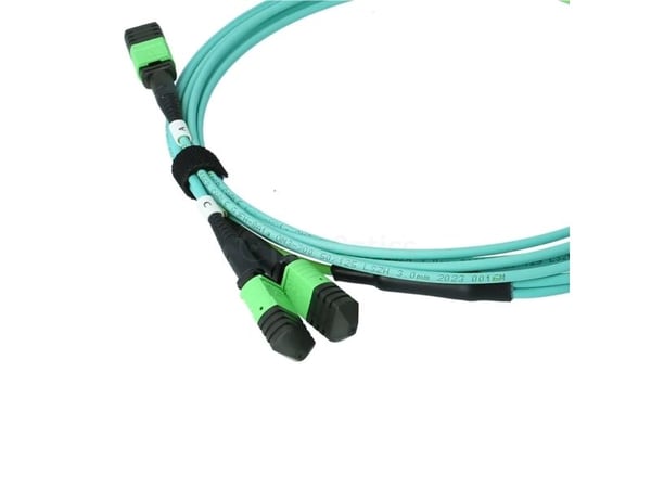 BlueOptics MFP7E00-C003-BO, 3 m, MMF, OM3, MPO, 2x MPO