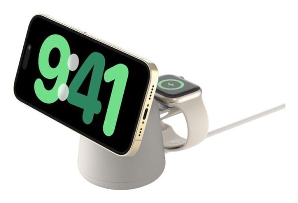 Belkin BoostCharge Pro 2-in-1 - Trådløst ladestativ - med Qi2 + AC-strømadapter - 15 watt - Fast Charge - sand