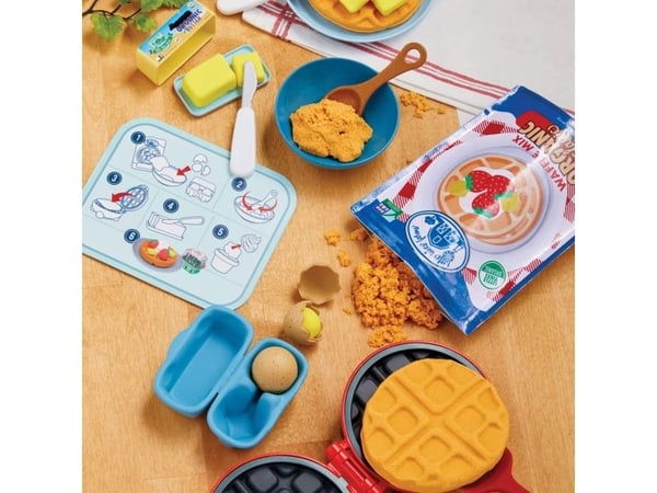 LT Creative Chefs Waffles Kit