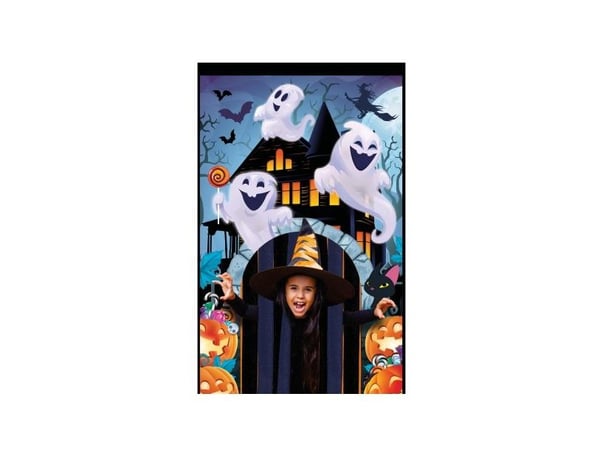 Halloween oven koristelu verholla