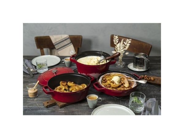 Staub La Cocotte, Stekeform, Rund, Støpejern, Keramisk, Gass, Halogen, Induksjon, Forseglet Plate, Rød, Emalje