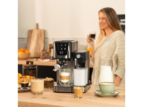 Kaffemaskin Cecotec | Power Espresso 20 Creamy | Trykk 20 bar | Med melkeshaker | Halvautomatisk | 1350 W