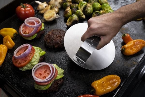 3 työkalusetti hampurilaisten grillaamiseen Blackstone