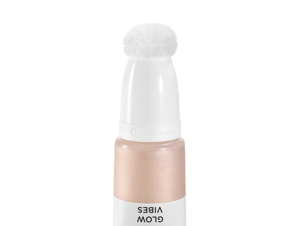 Collistar Not Glow Vibes, Nestemäinen, Tuubi, Beige, Morning Light, Valoisuus, AQUA, DIMETHICONE, HYDROGENATED POLYDECENE, MICA, CETYL PEG/PPG-10/1...