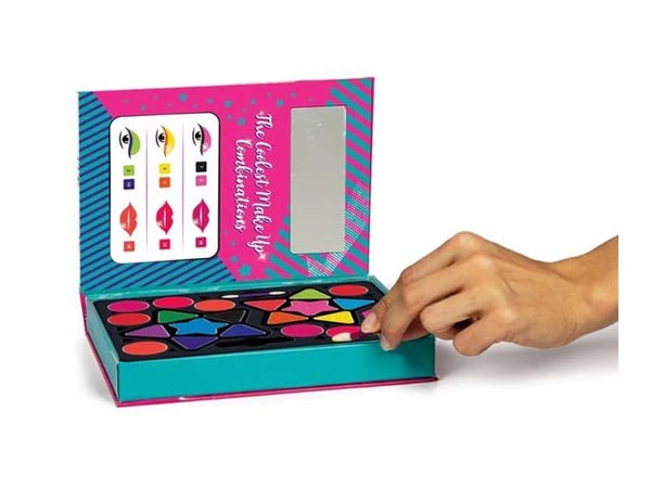 Clementoni Crazy Chic Urban style - Book cosmetic bag