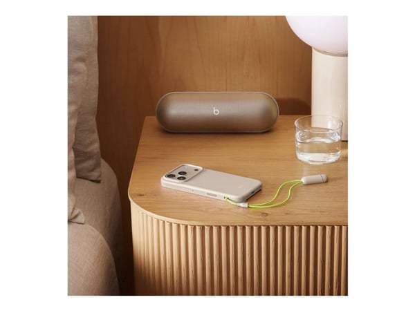 Beats - Matkapuhelimen takakuori - jalustalla - MagSafe-yhteensopivuus - polykarbonaatti - kalkkikivi - iPhone 17 Pro -puhelimille