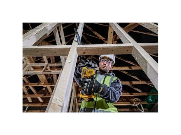 Akkukäyttöinen, harjaton sapelisaha, 18V Li-lon 2x5.0Ah DeWalt [DCS369P2-QW]