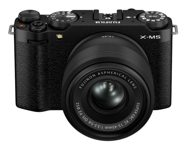 Fujifilm X Series X-M5 - Digitalkamera - speilløst - 26.1 MP - APS-C - 6.2K / 29.97 fps XC 15-45 mm OIS PZ-linse - Wi-Fi, Bluetooth - svart