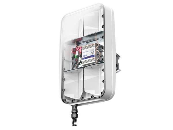 QuWireless QuMax Omni for TRB500, 4 dBi, 0.617-0.96/1.7-2.2/2.2-2.7/3.3–3.8, 3 / 4 dBi, 50 O, 360°, 35°