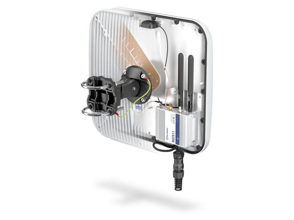 QuWireless AXRL, 7 dBi, 0.694-0.96/1.7-2.2/2.2-2.7 GHz, 7 dBi, 50 O, 70°, 70°