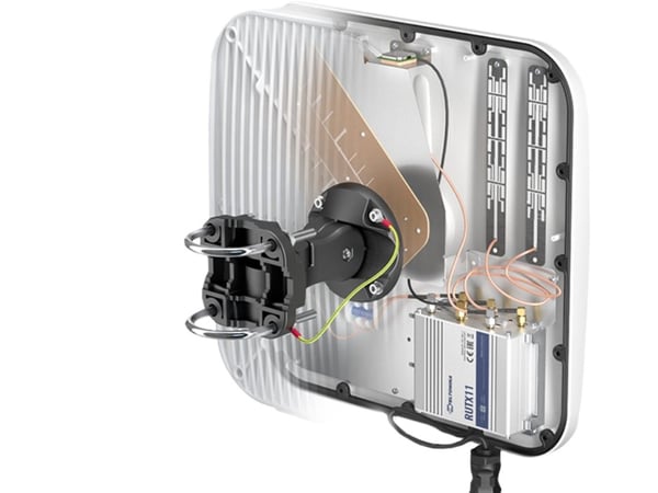 QuWireless QuMax XR All In, 7 dBi, 0.694-0.96/1.7-2.2/2.2-2.7; 2.4-2.5/4.7-6 GHz, 7 dBi, 6 dBi, 7 dBi, 50 O