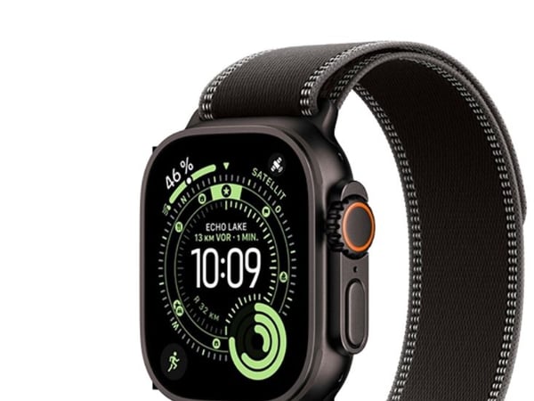 Apple Watch Ultra 3 GPS + Cellular 49mm Black Titanium Case with Black/Charcoal Trail Loop - S/M