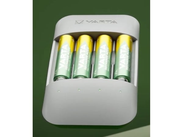 Varta Eco Charger Pro, Nikkelimetallihybridi (NiMH), Oikosulku, AA, AAA, 4 kpl, Sisältää paristot