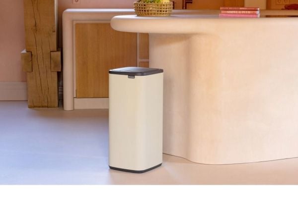 Brabantia Bo Touch soptunna 30 L - soft beige