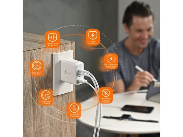 j5create JUP4370EF-N - Strømadapter - 70 watt - PD 2.0, PD 3.0, QC - 4 utgangskontakter (3 x USB-C, USB) - ren hvit