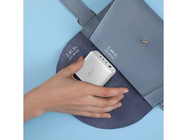 j5create JUP4370EF-N - Strømadapter - 70 watt - PD 2.0, PD 3.0, QC - 4 utgangskontakter (3 x USB-C, USB) - ren hvit