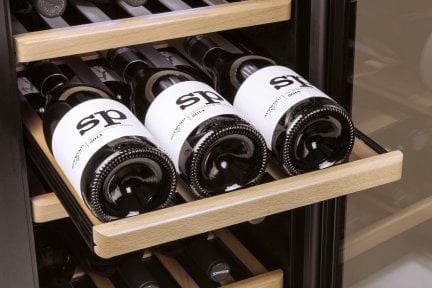 Caso WineComfort 380 Smart, Vin kjøleskap, Frittstående, 38 flasker, 60 W, Innebygd lys, Rustfritt stål
