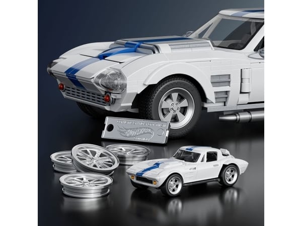 Hot Wheels Brick Shop Elite Series Corvette Sport