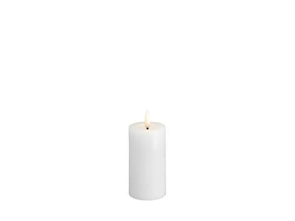 Moods & More LED-blokklys i hvitt med smelteeffekt – Ø 4,9 cm x H 10 cm Moods & More LED-blokklys i hvitt med smelteeffekt – Ø 4,9 cm x H 10 cm