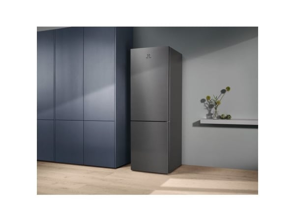 Electrolux LNT6ME32U2, 330 l, SN-T, 8 kg/24t, E, Fresh zone compartment, Rustfritt stål