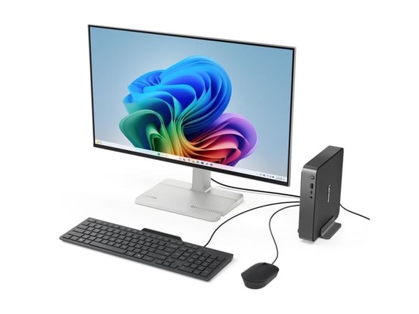 Lenovo IdeaCentre Mini 01Q8X10 91B6 - Liten Snapdragon X X1-26-100 / opptil 3 GHz - RAM 32 GB - SSD 1 TB - Qualcomm Adreno - Gigabit Ethernet, IEEE...
