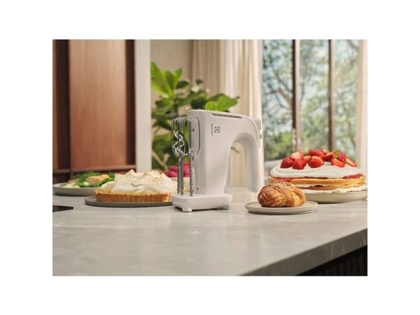 Electrolux EHM4W, Håndmikser, Hvit, Miksing, 1,2 m, Knapper, Rustfritt stål
