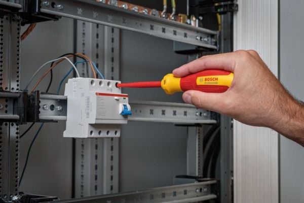 Bosch 1600A02NF8 Sähköinen ruuvinväännin (1600A02NF8)