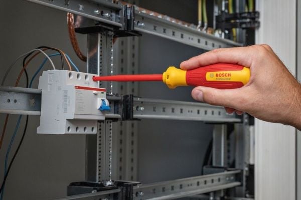 Bosch ruuvimeisselisarja VDE 7 kpl PH/SL (1600A02NF7)