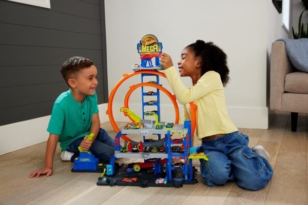 Hot Wheels City Mega Garage