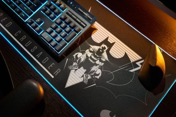 Numskull Hiirimatto DC Comics Batman + langaton lataus 30x80cm