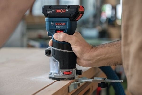 Trådløs kantfres GKF 18V-8 Profesjonell solo, 18 volt (blå/svart, uten batteri og lader) - SOLO