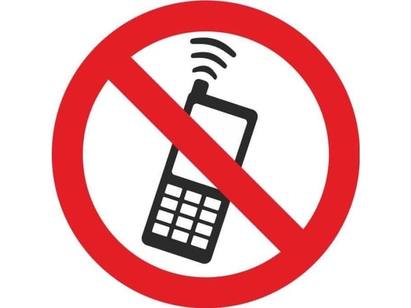 Skilt “Prohibit talk on the phone” 130x130 mm