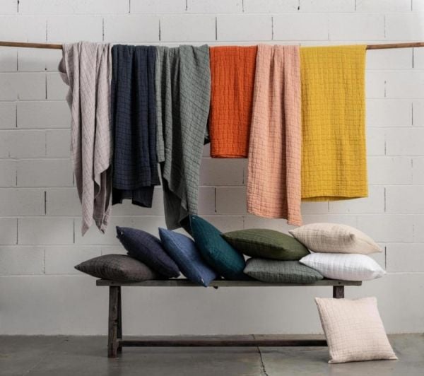 VIVARAISE SWAMI BLANKET Valkoinen 240X260