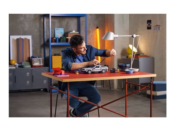 LEGO Icons 10300 Tidsmaskinen fra Tilbake til fremtiden