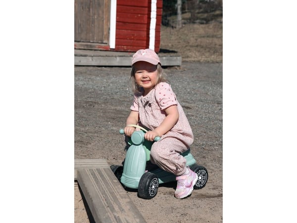 PLASTO Soft Neutrals Scooter