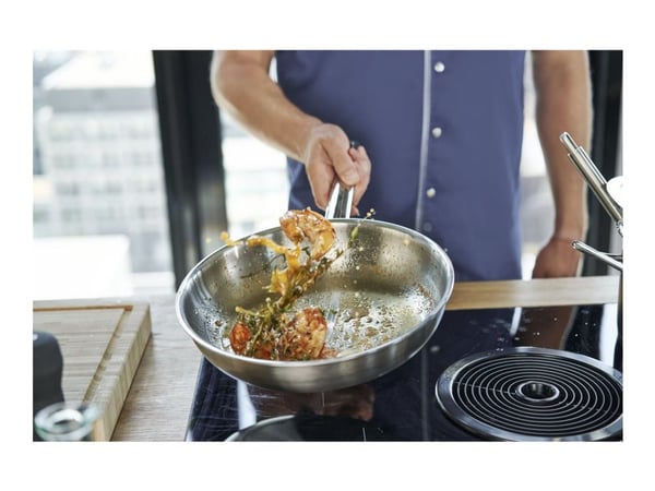 Zwilling Pro stekepanne med håndtak i rustfritt stål 26 cm sølv