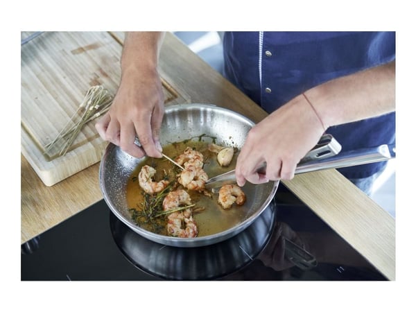 Zwilling Pro stekepanne med håndtak i rustfritt stål 26 cm sølv
