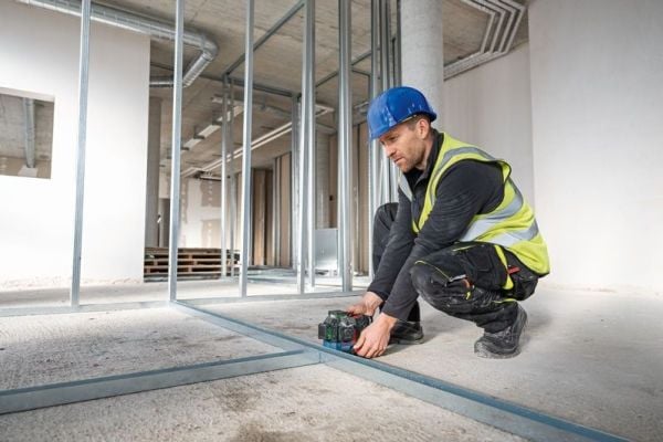 Bosch GLL 18V-120-33 CG, 35 m, 0,3 mm/m, 4°, 120 m, 3 s/puoli, vaaka/vertikaalinen
