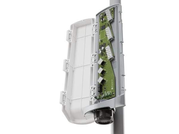 MikroTik GPeRx6 CSS606-1G-2Gi-3S+OUT